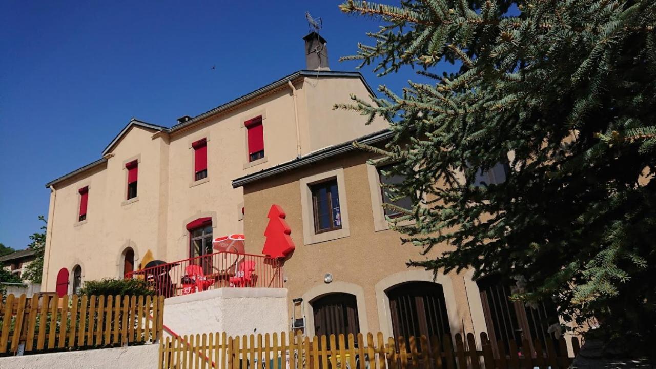 Le Sapin Rouge - Restaurant - Bar - Chambres D'Hotes Artigues  Dış mekan fotoğraf