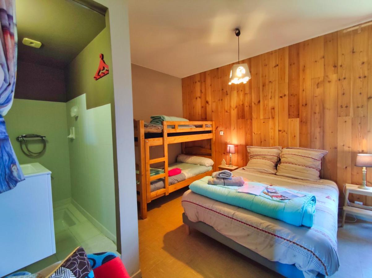 Le Sapin Rouge - Restaurant - Bar - Chambres D'Hotes Artigues  Dış mekan fotoğraf