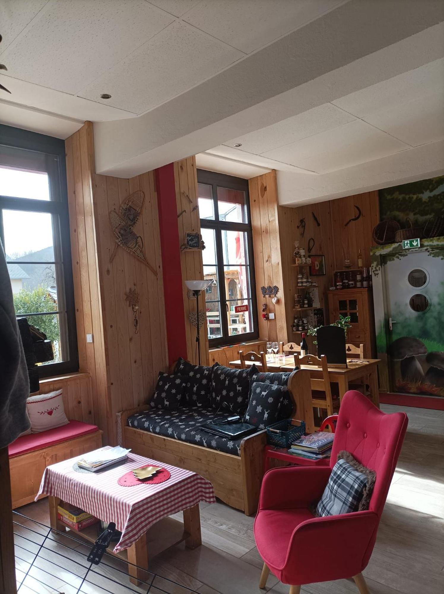 Le Sapin Rouge - Restaurant - Bar - Chambres D'Hotes Artigues  Dış mekan fotoğraf